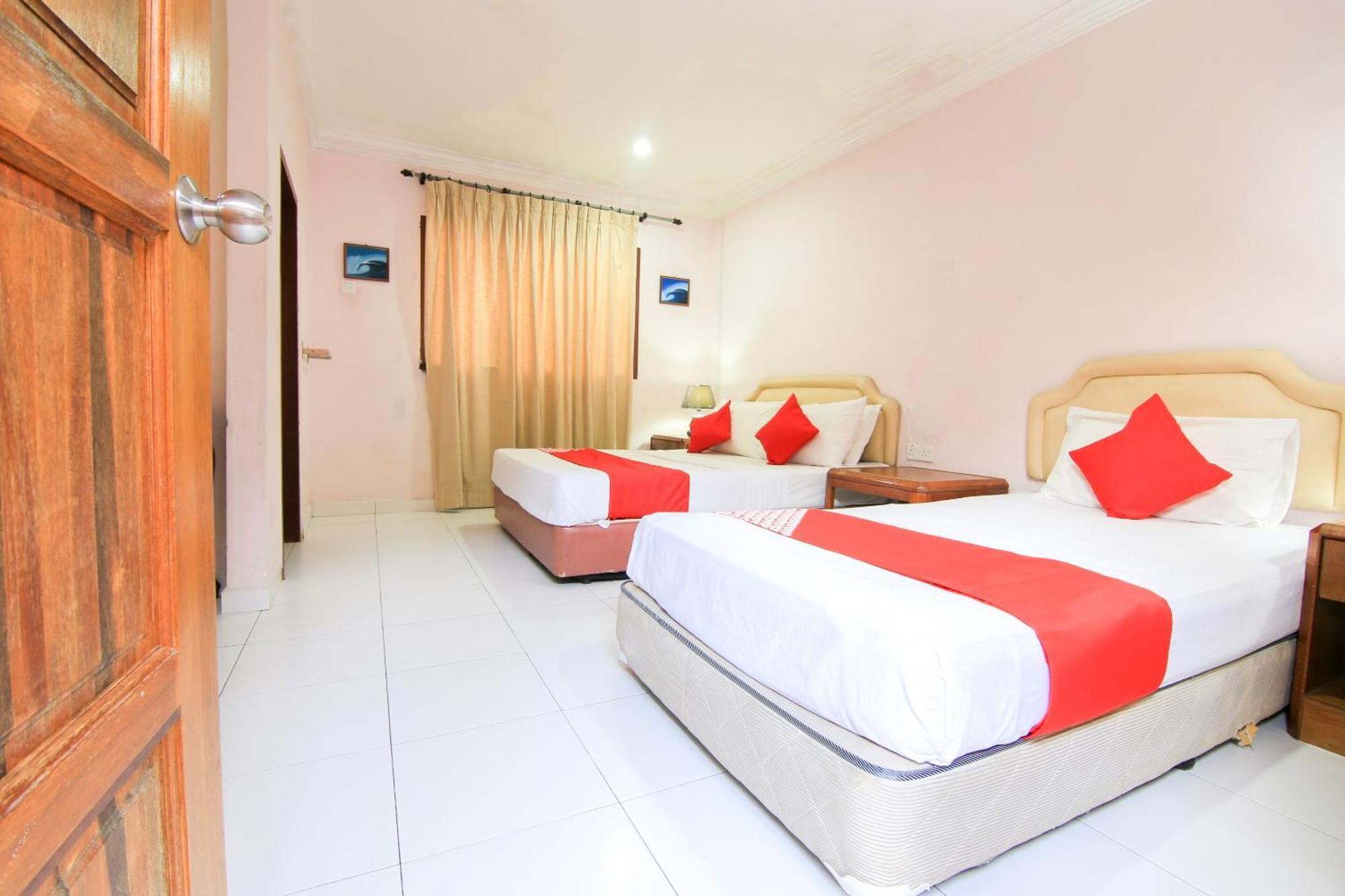 OYO 44084 Ombak Inn Chalet Kampung Teluk Nipah Eksteriør bilde