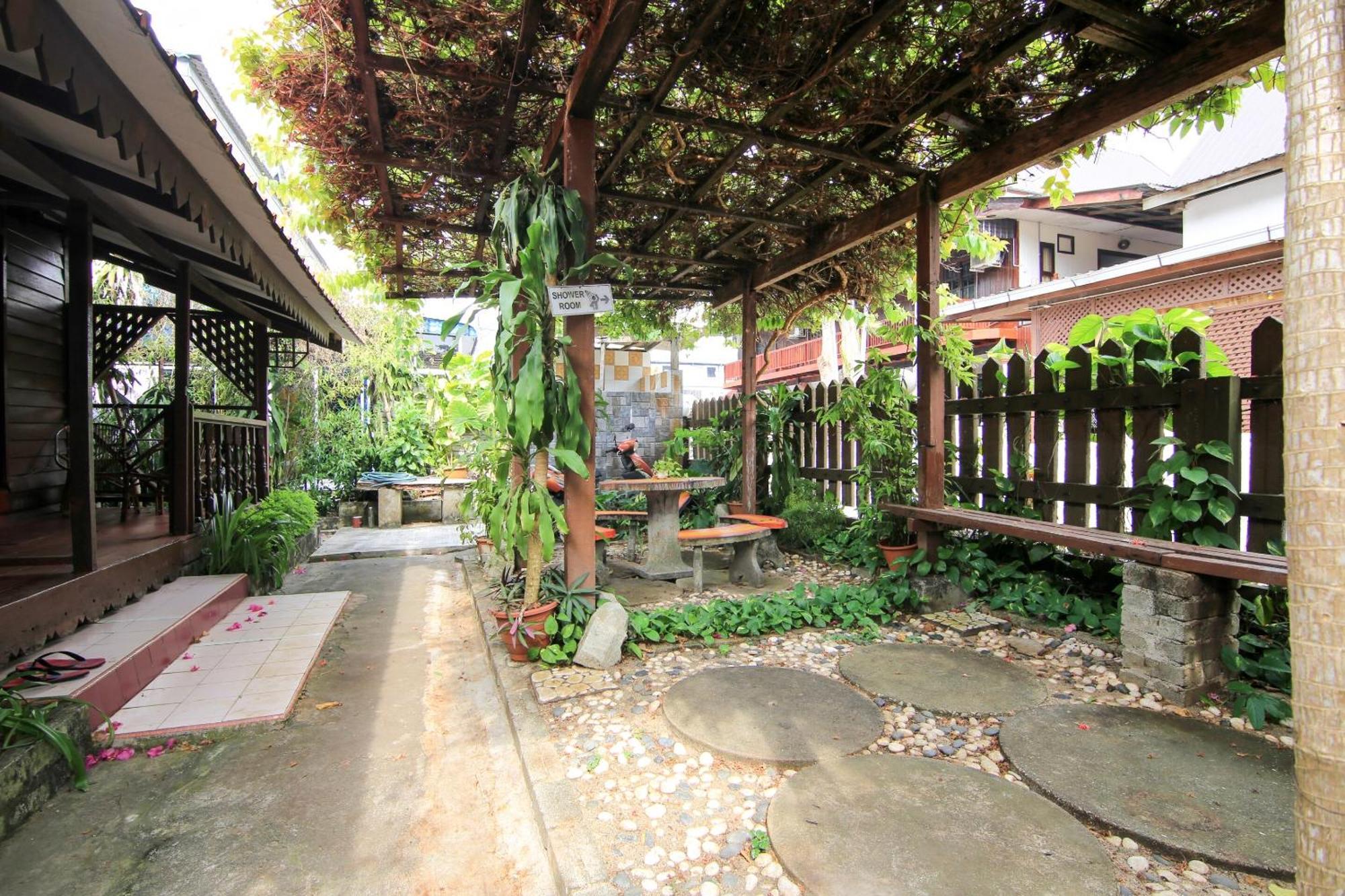 OYO 44084 Ombak Inn Chalet Kampung Teluk Nipah Eksteriør bilde