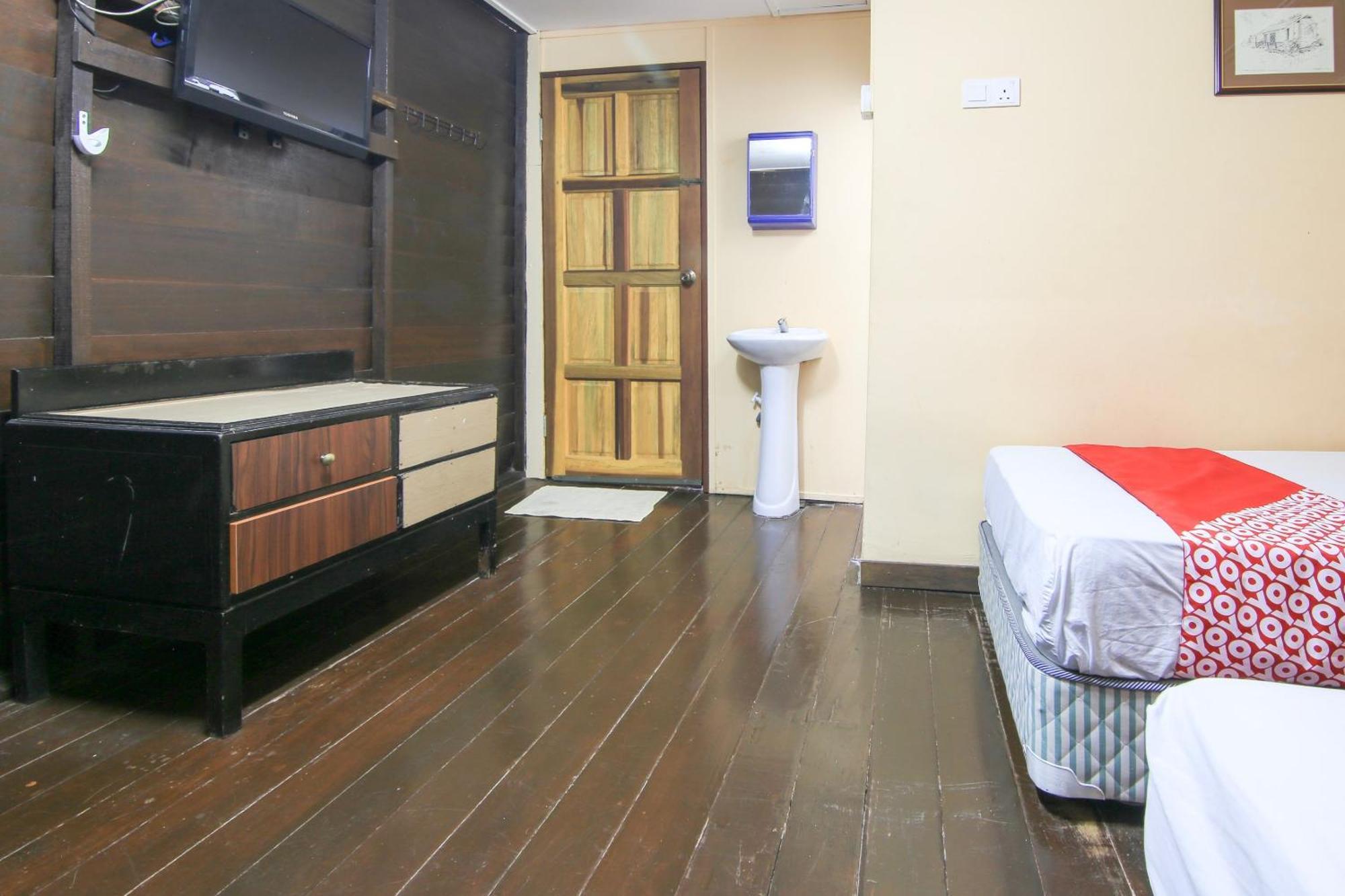 OYO 44084 Ombak Inn Chalet Kampung Teluk Nipah Eksteriør bilde
