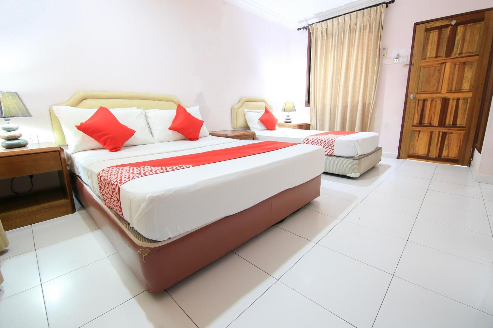 OYO 44084 Ombak Inn Chalet Kampung Teluk Nipah Eksteriør bilde