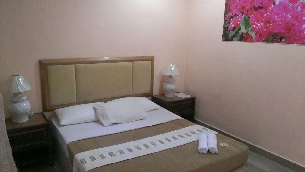 OYO 44084 Ombak Inn Chalet Kampung Teluk Nipah Eksteriør bilde
